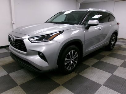 Used 2021 Toyota Highlander XLE