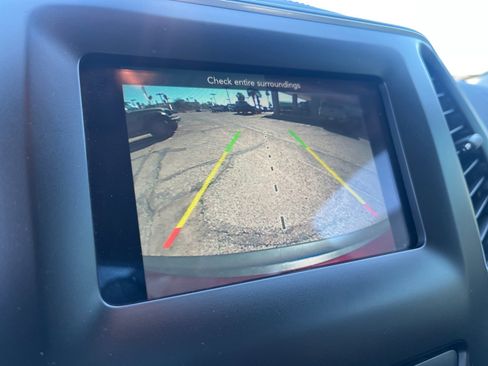 Used 2019 Jeep Cherokee Latitude Plus image 28