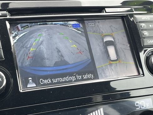 Used 2017 Nissan Rogue SV image 26