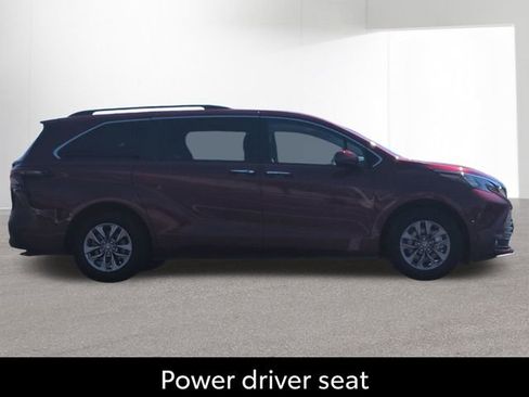 Certified 2026 Toyota Sienna XLE FWD image 4