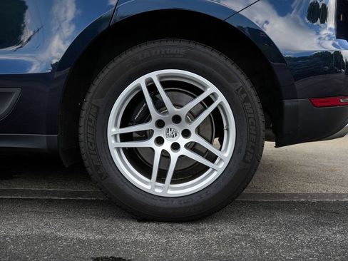 Certified 2021 Porsche Macan AWD/4WD image 12