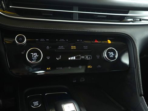 Used 2023 INFINITI QX60 Luxe AWD/4WD image 26