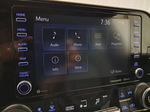 Used 2021 Toyota Highlander XLE FWD image 21