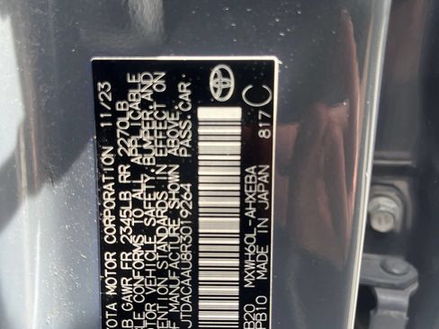 Used 2024 Toyota Prius LE FWD image 33