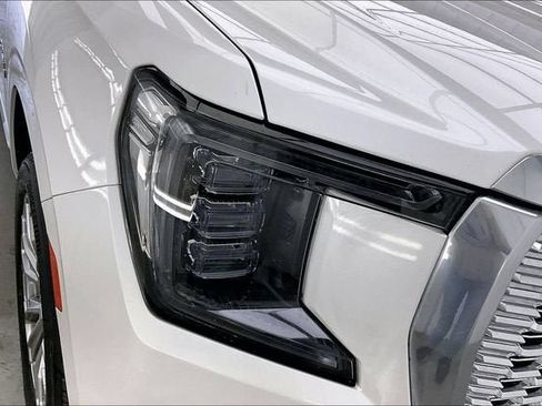Certified 2024 GMC Yukon Denali w/ Denali Reserve Package AWD/4WD image 26