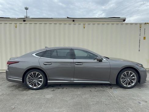 Used 2020 Lexus LS 500 w/ Accessory Package (Z2) RWD image 2