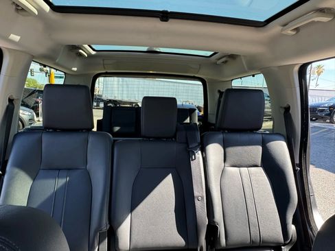 Used 2015 Land Rover LR4 HSE image 21