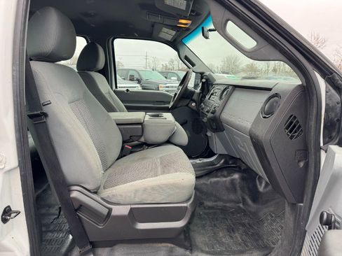 Used 2013 Ford F250 XL w/ Camper Pkg image 18