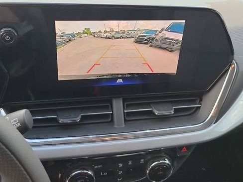 New 2026 Chevrolet Trax LT image 32