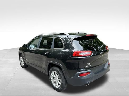 Used 2016 Jeep Cherokee Latitude AWD/4WD image 3