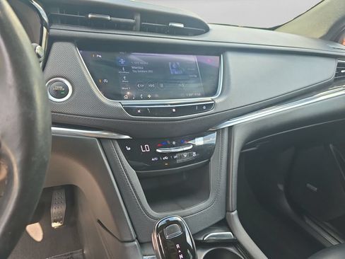 Used 2020 Cadillac XT5 Premium Luxury FWD image 25