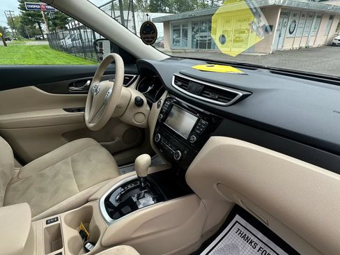 Used 2015 Nissan Rogue SV w/ SV Premium Package AWD/4WD image 32