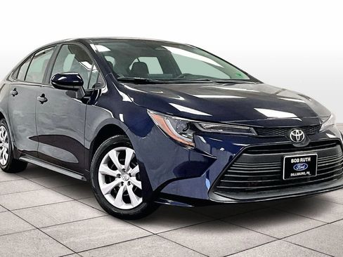 Used 2026 Toyota Corolla LE image 2