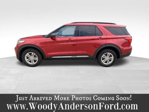 Used 2023 Ford Explorer XLT w/ Equipment Group 202A AWD/4WD image 4