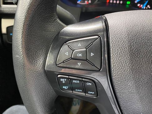 Used 2018 Ford Explorer XLT AWD/4WD image 24