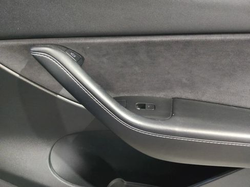 Used 2021 Tesla Model Y Long Range AWD/4WD image 6