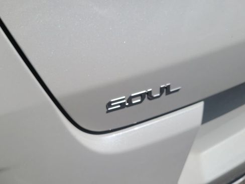 Used 2024 Kia Soul GT-Line w/ Option Group 020 FWD image 10
