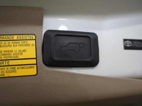 Used 2008 Toyota Highlander Sport image 36