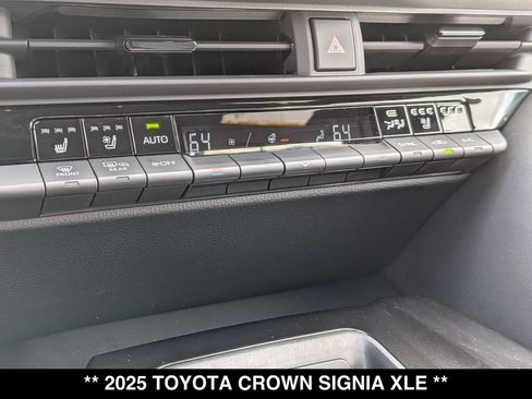 Used 2025 Toyota Crown Signia AWD/4WD image 22