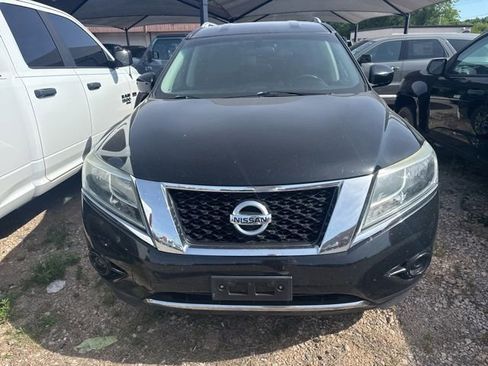 Used 2014 Nissan Pathfinder SV FWD image 2