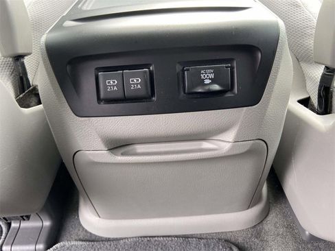 Used 2018 Toyota Sienna LE image 13