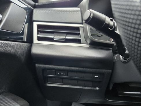 Used 2022 Mitsubishi Outlander SE image 21