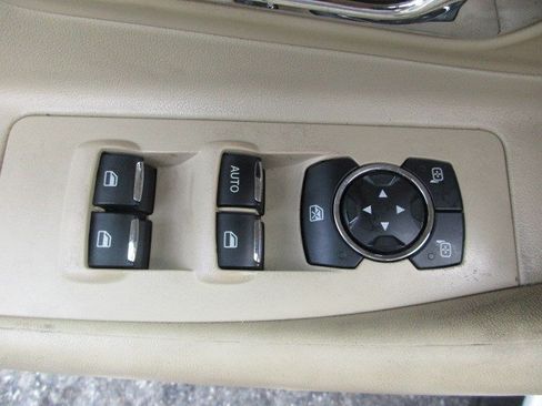 Used 2014 Ford Taurus SEL w/ Equipment Group 201A FWD image 16