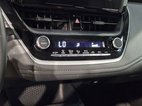 Used 2025 Toyota Corolla SE FWD image 30