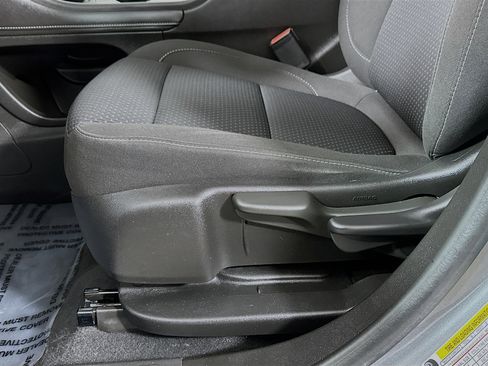 Used 2021 GMC Acadia SLE FWD image 17