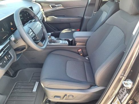 New 2026 Kia Sportage LX w/ LX Convenience Package FWD image 8