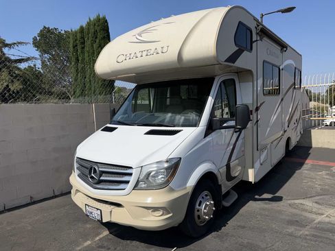 Used 2017 Mercedes-Benz Sprinter 3500 image 2