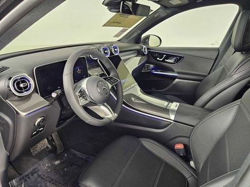 New 2025 Mercedes-Benz GLC 300 4MATIC image 9