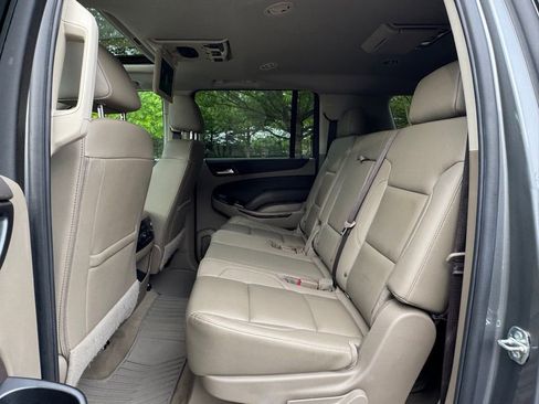 Used 2020 Chevrolet Suburban LT AWD/4WD image 17