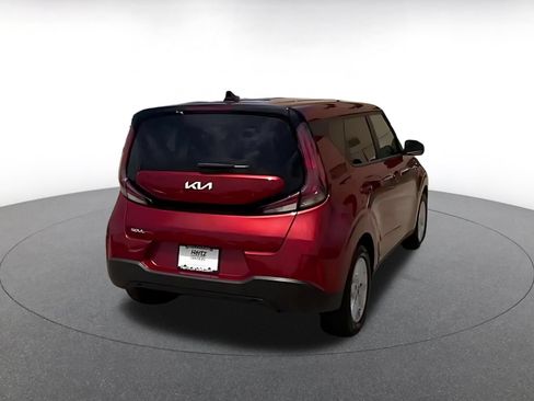 Used 2025 Kia Soul LX w/ LX Technology Package FWD image 14