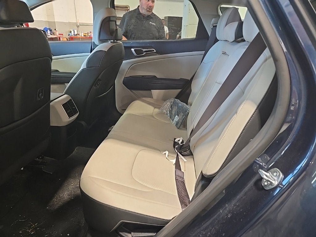 Used 2023 Kia Sportage EX AWD/4WD image 5