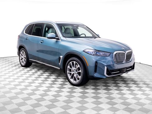 Used 2024 BMW X5 xDrive40i w/ Premium Package AWD/4WD image 7