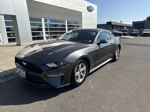 Used 2020 Ford Mustang Coupe RWD image 1