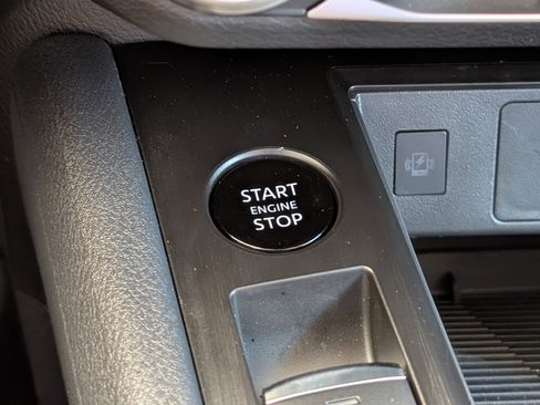 Used 2025 Nissan Kicks SV w/ SV Premium Package image 33