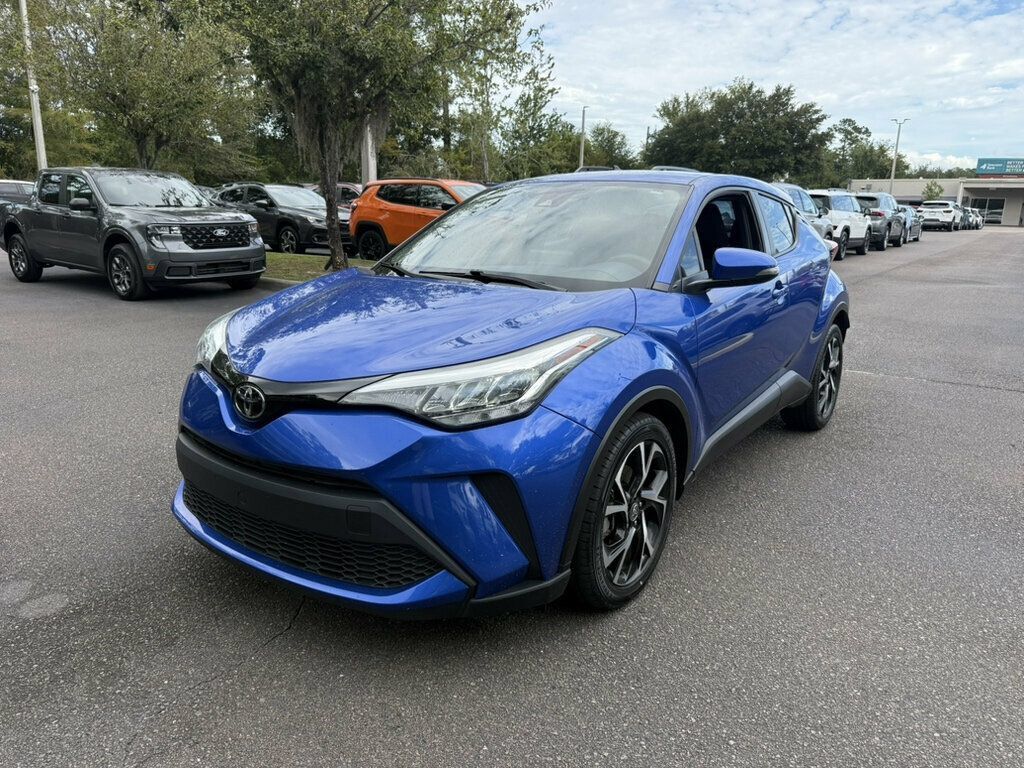 Used 2021 Toyota C-HR XLE FWD image 1