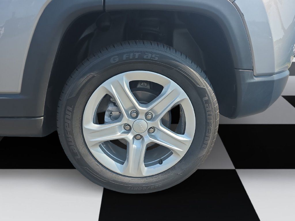 Used 2023 Jeep Compass Sport AWD/4WD image 14