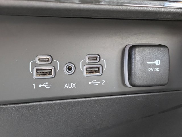 Used 2023 Jeep Grand Cherokee Limited AWD/4WD image 24