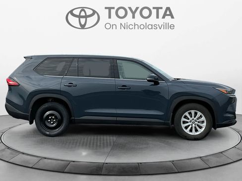 Used 2024 Toyota Grand Highlander XLE image 7