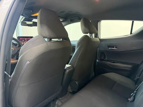 Used 2019 Toyota C-HR LE FWD image 21