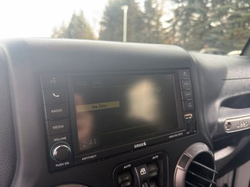 Used 2018 Jeep Wrangler Unlimited Sport S AWD/4WD image 21