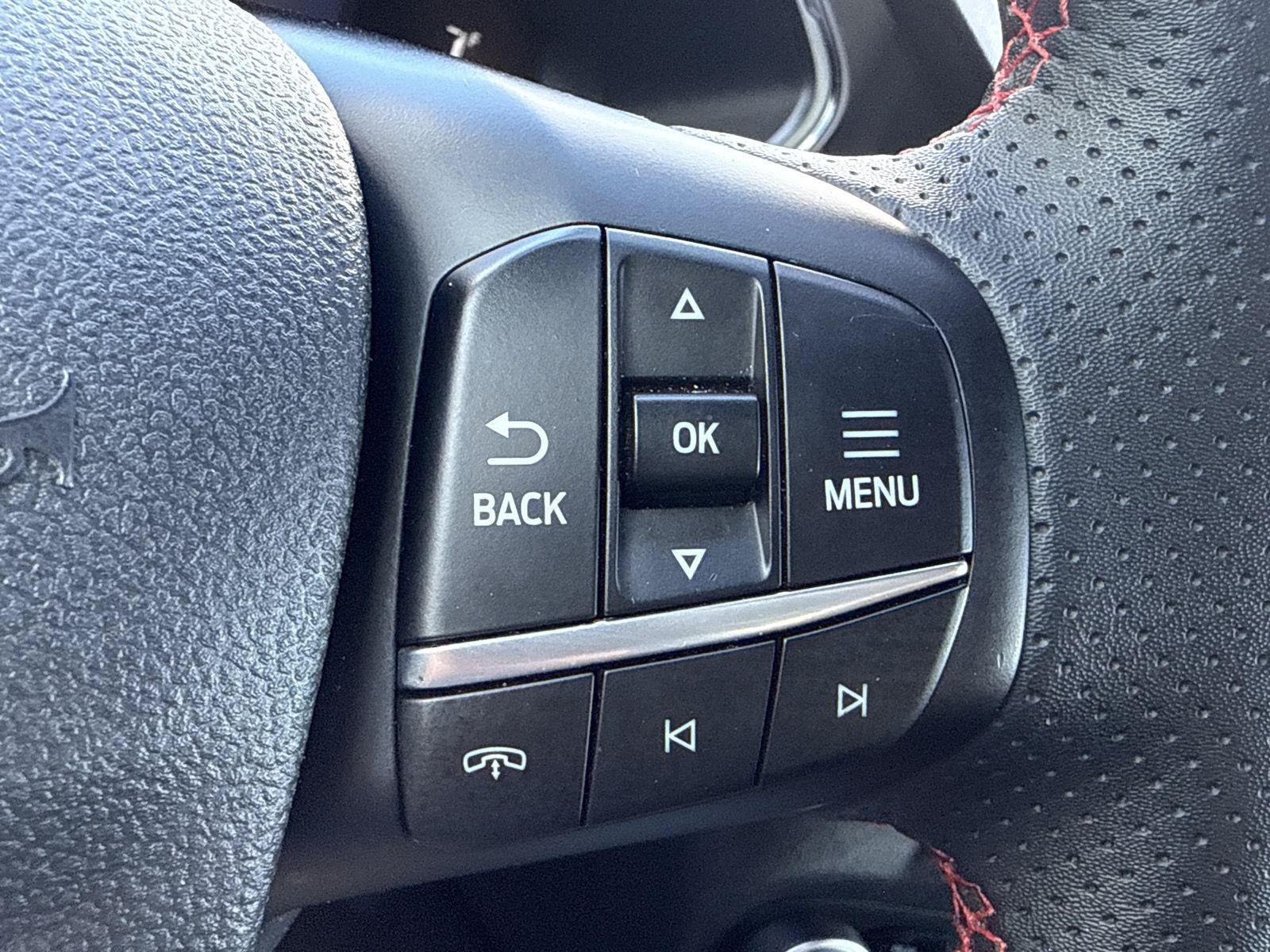 Used 2025 Ford Escape ST-Line Select AWD/4WD image 22