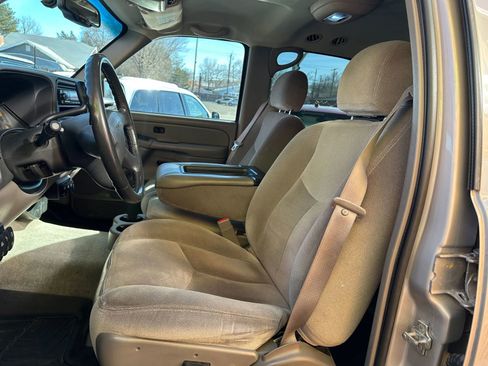 Used 2004 GMC Yukon SLE image 13