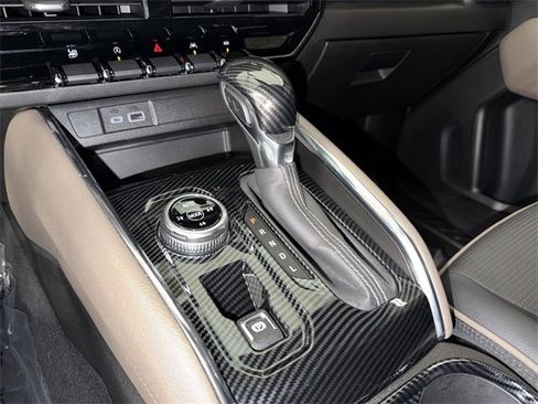 Used 2024 GMC Canyon Denali image 29