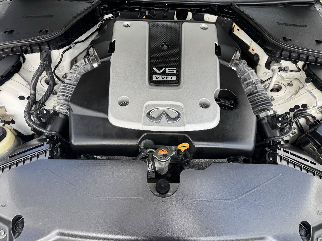 Used 2015 INFINITI Q50 w/ Moonroof Package RWD image 19