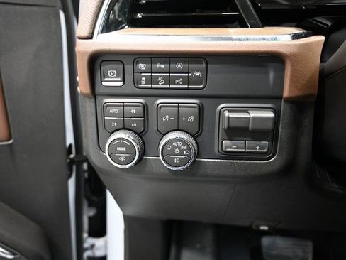 New 2026 Chevrolet Tahoe High Country w/ LPO, Illumination Package AWD/4WD image 28