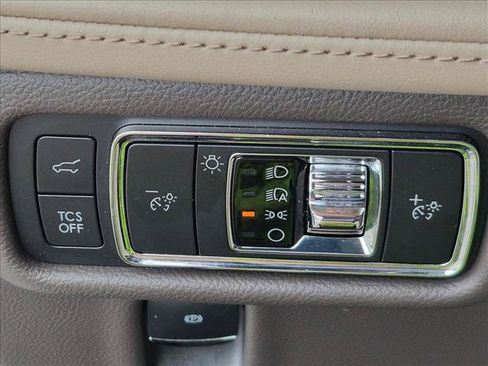 Used 2021 Lincoln Nautilus FWD w/ Equipment Group 101A image 14